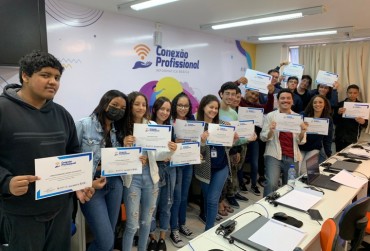 Primeira turma do Conexão Profissional é graduada em Florianópolis