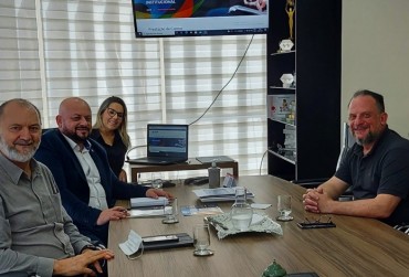 Presidente do SINDASSEIO visita sede do SEAC/Sindesp-SC e ICAEPS